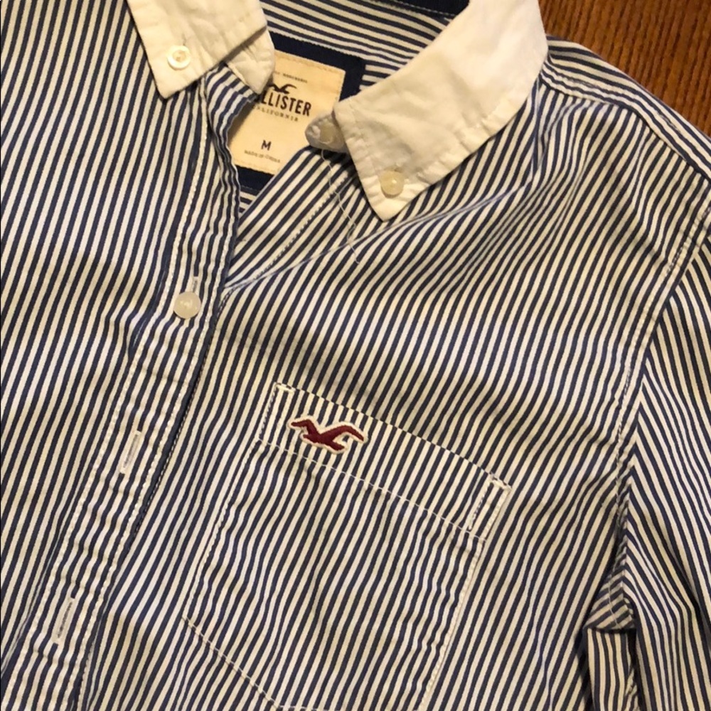 Button down - Picture 2 of 2